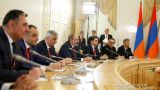 Армянский «заяц» на встрече с Путиным и «арсенообразная шпана» из Фейсбука