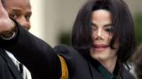 Компания Майкла Джексона рьяно защищает интимные фото певца в деле о педофилии