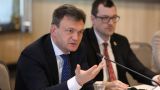 В Молдавии премьер потребовал «стучать» на лояльных к России чиновников