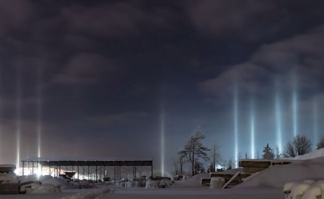 В Ленинградской области появились «световые столбы» В Ленинградской области появились «световые столбы»