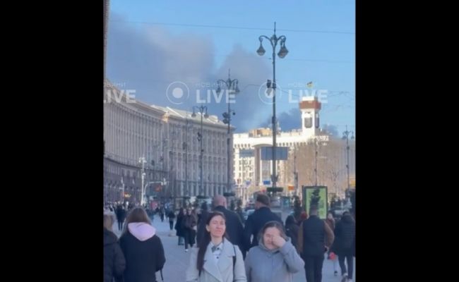 Центр Киева затянуло дымом от масштабного пожара на Троещине