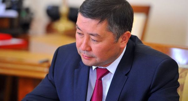 Президентская партия Киргизии выдвинула своего лидера на пост спикера