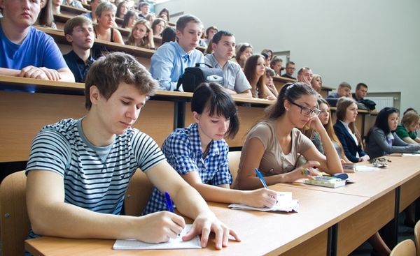 Исследование: Довольных своим вузом студентов стало больше Исследование: Довольных своим вузом студентов стало больше