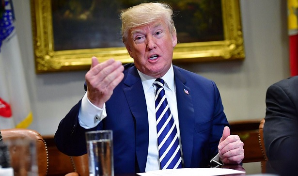 Трамп запретил трансгендерам служить в американской армии Трамп запретил трансгендерам служить в американской армии