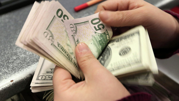 Туркменистан: В Ашхабаде доллары и евро продают только по талонам