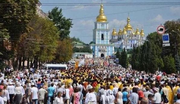 В Киеве начался крестный ход УПЦ (МП) в честь Дня крещения Руси В Киеве начался крестный ход УПЦ (МП) в честь Дня крещения Руси