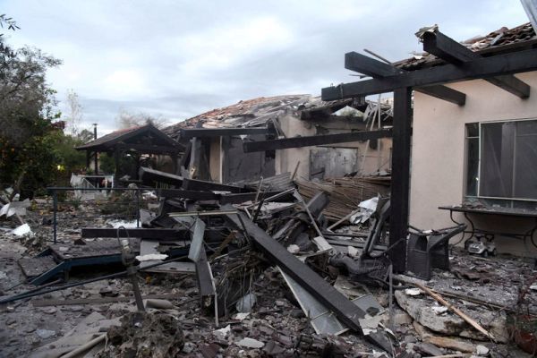 Израиль обстрелял сектор Газа в ответ на ракетную атаку Израиль обстрелял сектор Газа в ответ на ракетную атаку