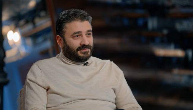 Самый деятельный режиссер России мечтает не работать на Мальдивах