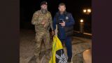 Кадырову привезли трофейный флаг батальона 128-й горно-штурмовой бригады ВСУ