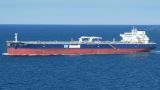 Россия отпустила эстонскую нефть: задержанный танкер взял курс на Роттердам