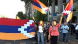 «Антивоенные активисты» заблокировали входы в посольство России в Ереване