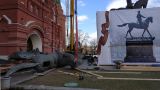 Неожиданно демонтированный бронзовый Жуков в Москве теперь отдаёт честь