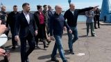 Кириенко и Пушилин осмотрели спортивные объекты Мариуполя