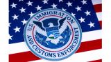 ICE: россиянку Кедышеву, которая устроила дебош в самолете, депортировали из США