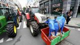 Колонны тракторов протестующих фермеров вошли в Брюссель