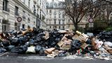 Пенсионная реформа Макрона: миллионы протестуют во Франции, города завалены мусором