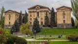 В парке парламента Армении открылась Аллея армяно-российской дружбы
