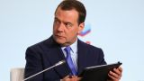 Медведев ждёт от Минтруда мнения о возможности «четырёхдневки»