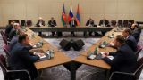 Москва пригласила Ереван и Баку на разговор о мирном договоре