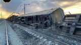 В Красноярском крае пять вагонов грузового поезда сошли с рельсов