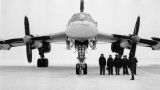 Ракетоносец Ту-95МСМ получил интересную «стеклянную» деталь с дисплеями