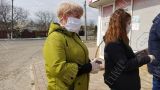 Власти Приднестровья возят людей в Молдавию снимать деньги