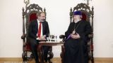 Армянский католикос подтвердил свой отеческий завет об отставке Пашиняна