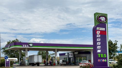 Gasoline at gas stations in Crimea has become even less: Kiev claims attacks on tankers at sea