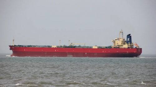 The tanker, which has stirred up the UK, continues on its way as if nothing had happened