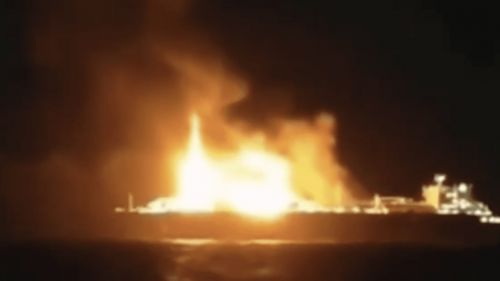 Экипаж подорванного в Средиземном море российского газовоза спасся в шлюпке