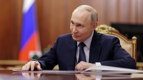 Путин утвердил закон о прекращении действия соглашения о помощи беженцам