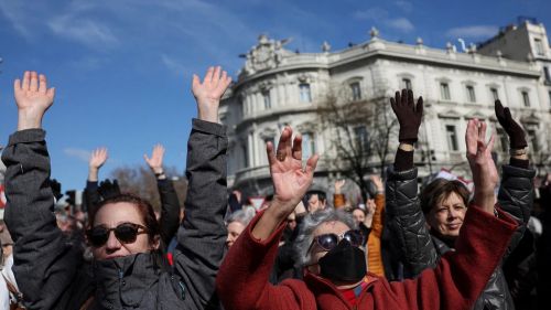 Порой и черт боится мыслей что зреют в женской голове картинки