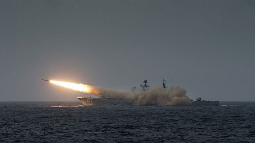 На Украине ждут мощного удара: в Черное и Каспийское море вышли 4 носителя «Калибров»