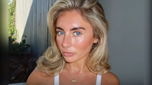 Снявшуюся в ролике с тысячей мужчин известную порноактрису задержали на Бали