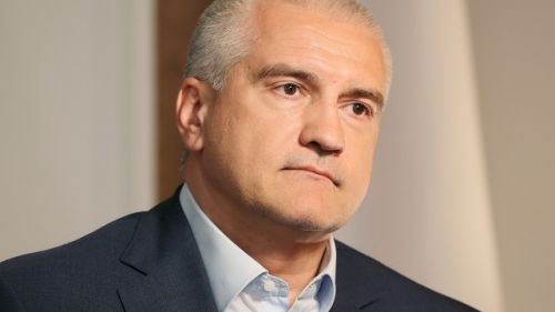 APU attacked a commuter train in Crimea — there are victims