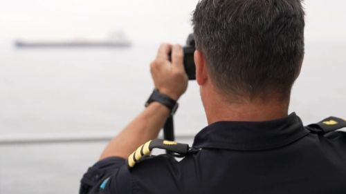 Россия взяла под охрану танкеры с нефтью на Балтике: ВМС Швеции заметили, как