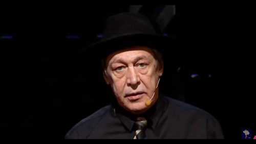 Mikhalkov spoke about Putin's doubts about Efremov's return to the stage