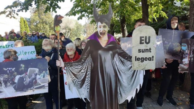 В Молдавии оппозиция обвиняет Евросоюз и США в «порождении диктаторов»