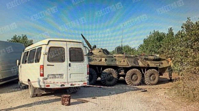 В Ставрополье столкнулись «Газель» и БТР: список погибших и пострадавших 1 490d8e8e77cb3d9c3fe744d4b8d62 В Ставрополье столкнулись «Газель» и БТР: список погибших и пострадавших