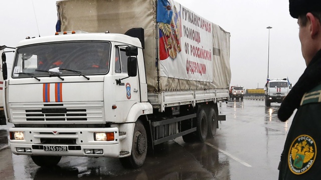 В Донбасс отправилась колонна МЧС РФ с гуманитарной помощью В Донбасс отправилась колонна МЧС РФ с гуманитарной помощью