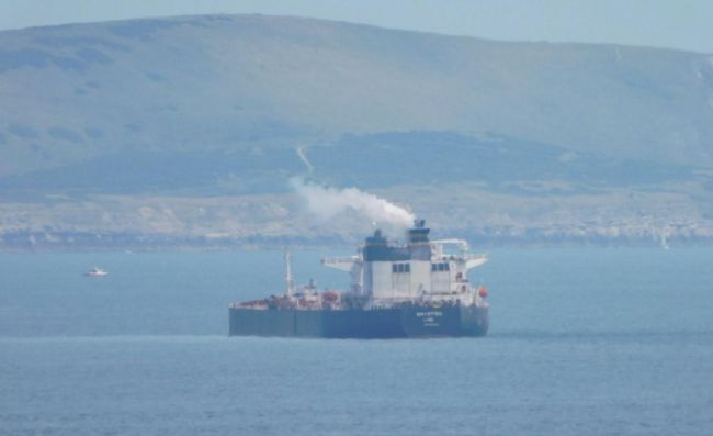 Танкеру с российской нефтью ищут причину: захват надо оправдать