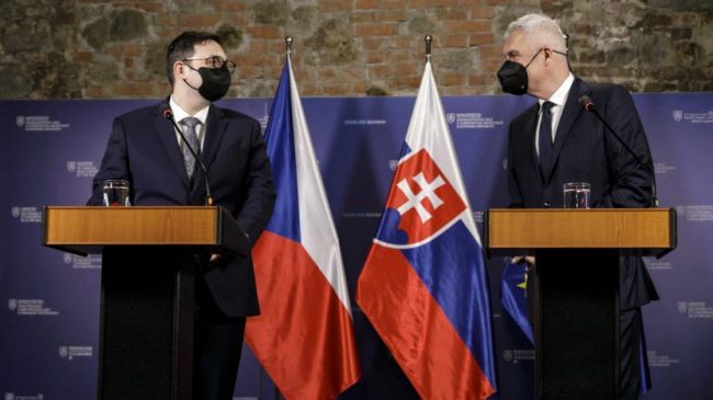 Главы МИД Чехии и Словакии рассказали о будущем отношений с Россией